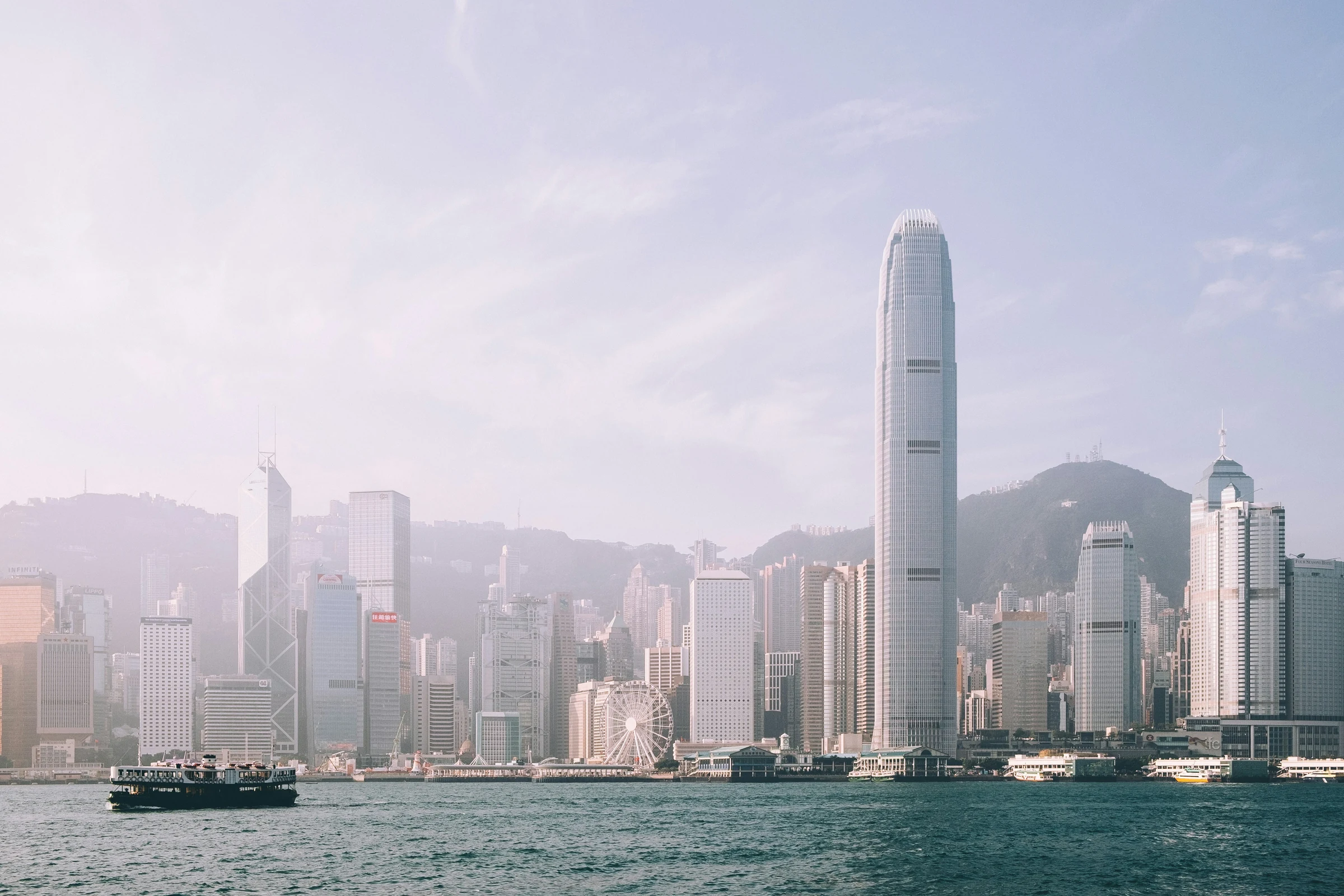 維多利亞港與香港城市天際線